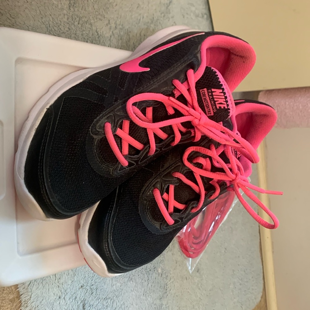 Nike size 8 Core Motion Training 2.
